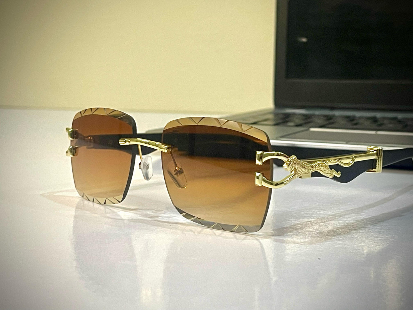 Diamond Cut – Amber Edition