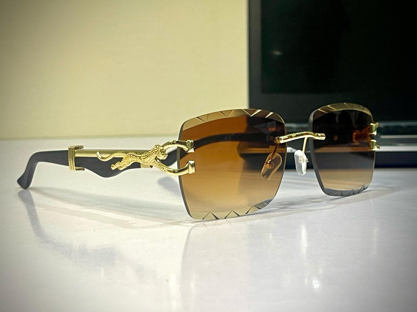 Diamond Cut – Amber Edition