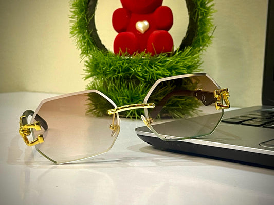 Shadow Clutch – Ebony Gold Edition